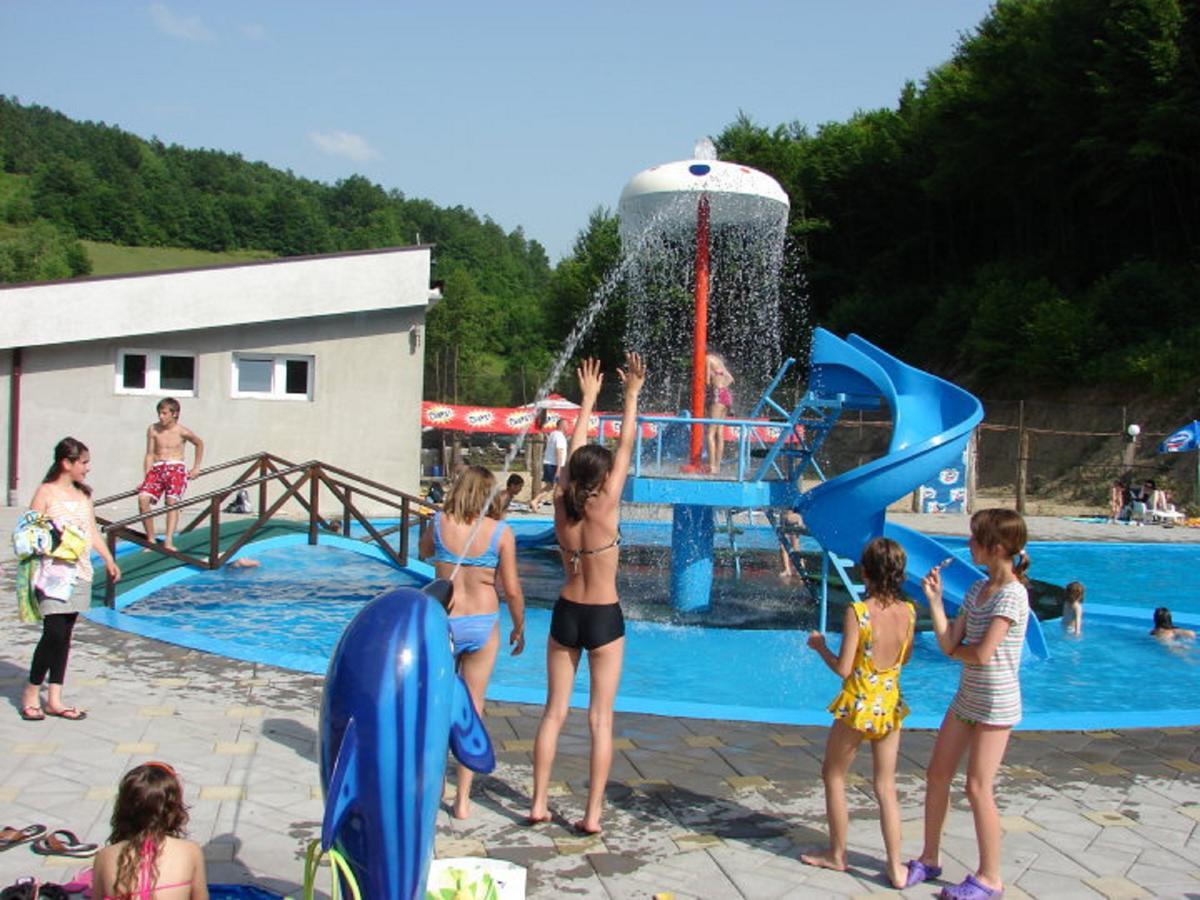 Motel "Kula" Cazin Exterior foto