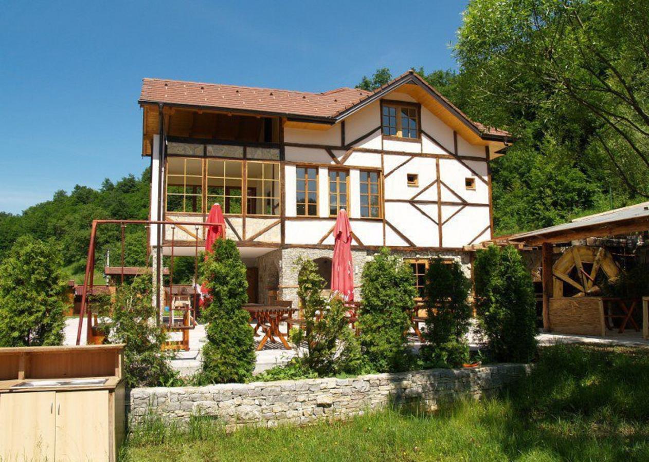 Motel "Kula" Cazin Exterior foto